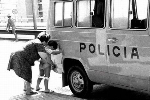 pee on police